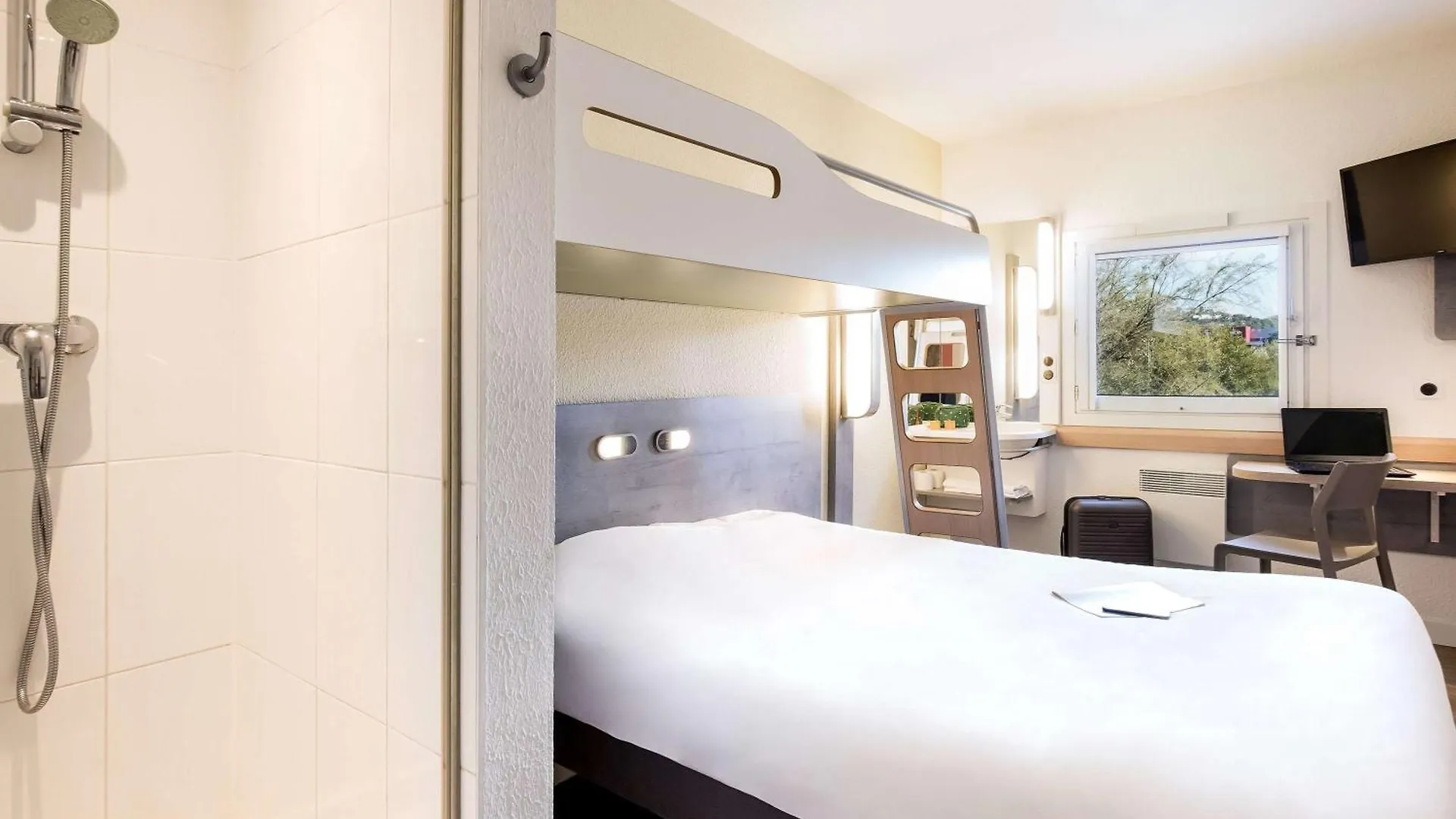 Ibis Budget Frejus Capitou 2*,